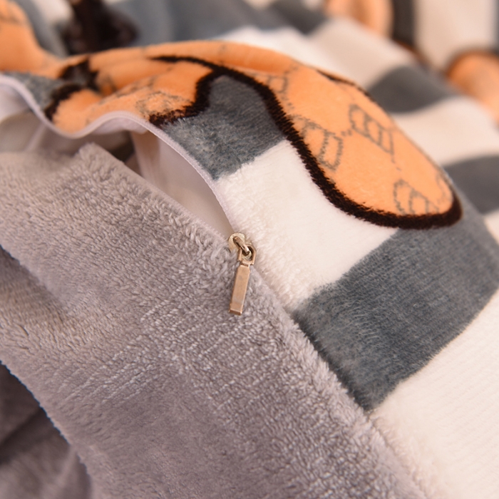 91家纺网 家纺一手货源 找家纺 眠博士 2021新款印花款多功能毛毯单被套特工熊