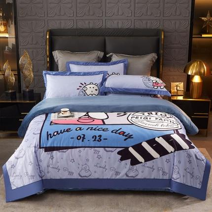 91家纺网 家纺一手货源 找家纺 2025新款数码印花加厚水晶绒法莱绒四件套牛奶宝宝雕花 萌萌佩奇 蓝灰