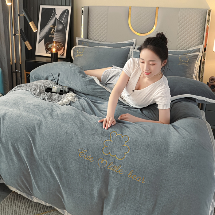 91家纺网 家纺一手货源 找家纺 爱洛家纺2021新款牛奶绒四件套 皓星-灰