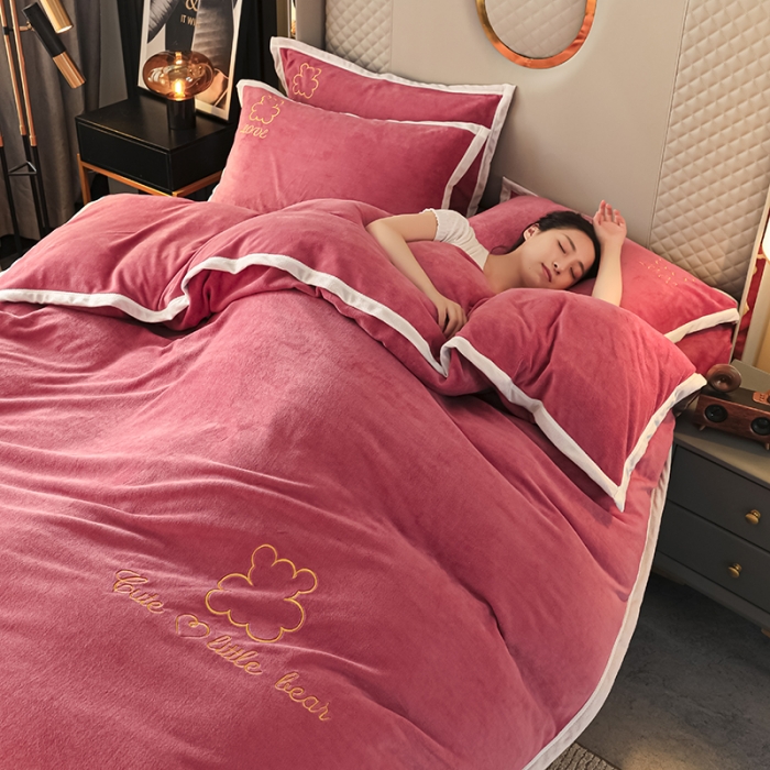 91家纺网 家纺一手货源 找家纺 爱洛家纺2021新款牛奶绒四件套 红豆沙