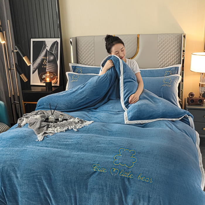 91家纺网 家纺一手货源 找家纺 爱洛家纺2021新款牛奶绒四件套 梦想-蓝