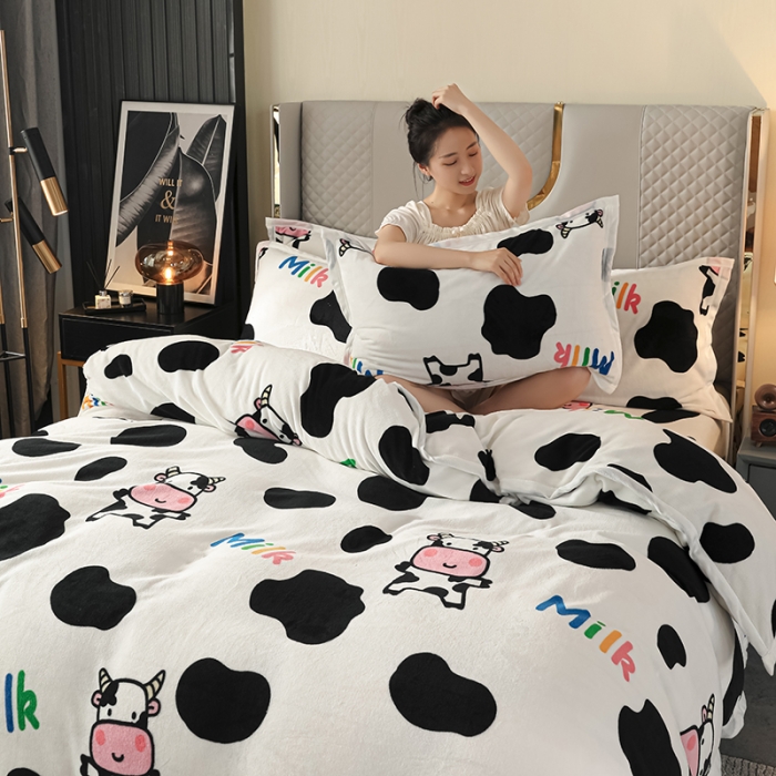 91家纺网 家纺一手货源 找家纺 爱洛家纺2021新款牛奶绒四件套 小奶牛