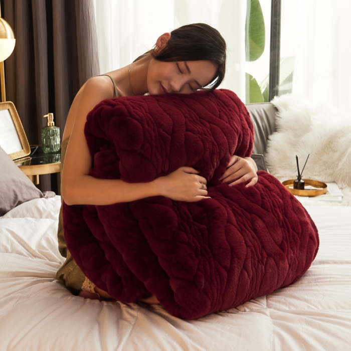 91家纺网 家纺一手货源 找家纺 凯轩毛毛毯毯子 仿裘皮毛毛毯毯子 酒红