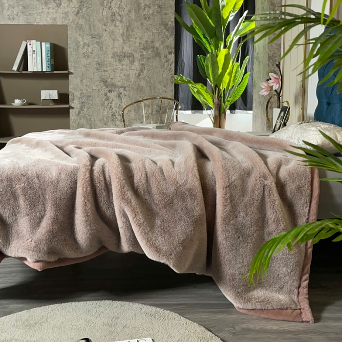 91家纺网 家纺一手货源 找家纺 凯轩毛毛毯毯子 2024新款仿雪狐毛皮毛毛毯毯子 雪狐咖