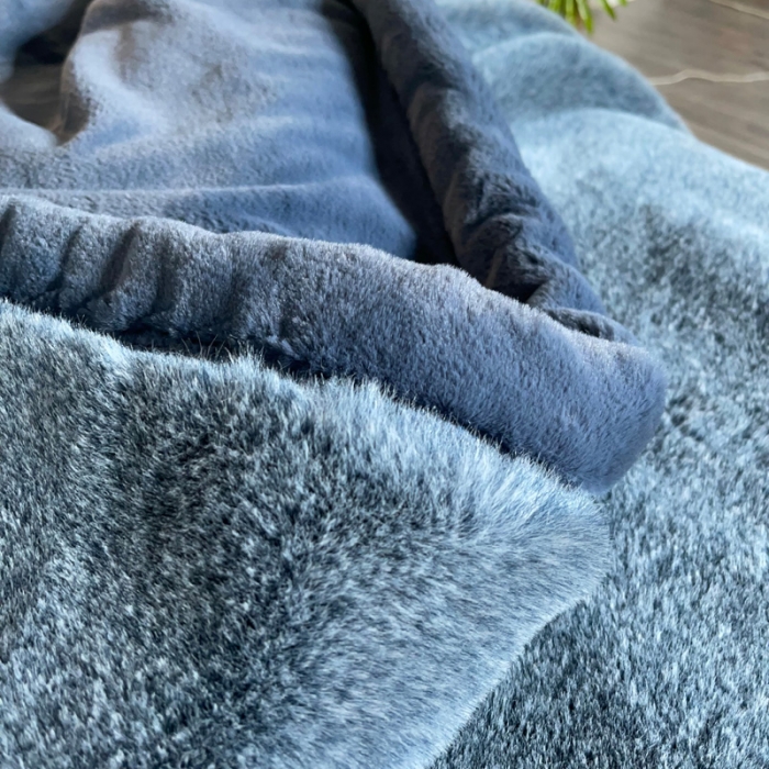 91家纺网 家纺一手货源 找家纺 凯轩毛毛毯毯子 2024新款仿雪狐毛皮毛毛毯毯子 雪狐蓝