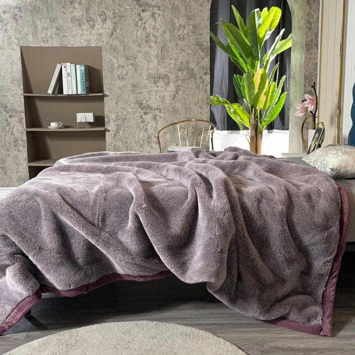 91家纺网 家纺一手货源 找家纺 凯轩毛毛毯毯子 2024新款仿雪狐毛皮毛毛毯毯子 雪狐紫