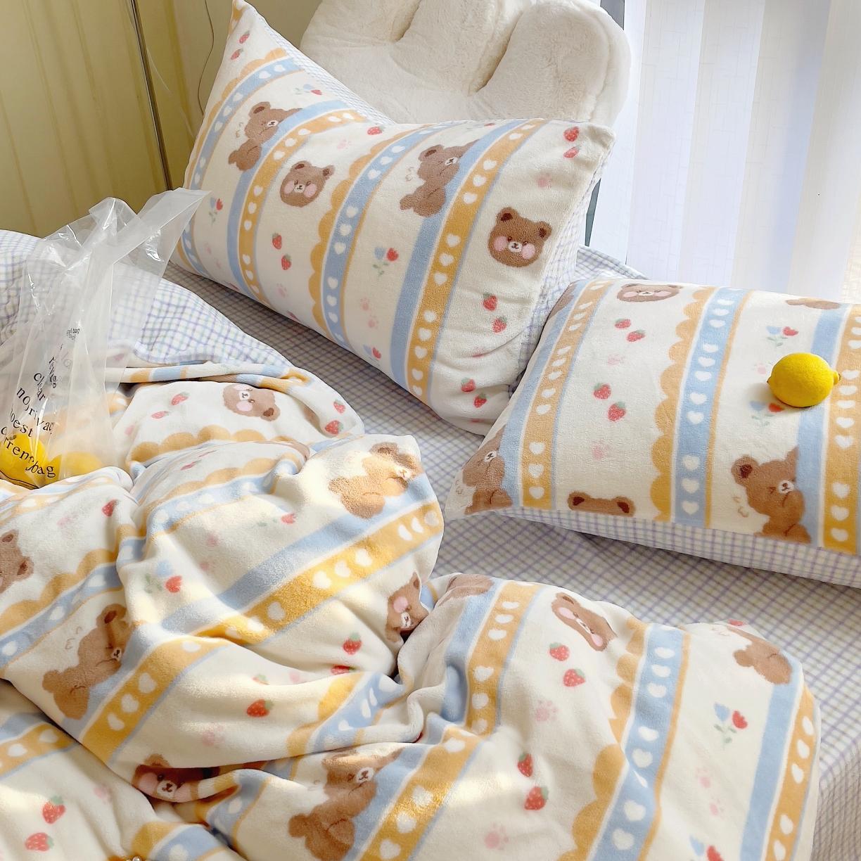 91家纺网 家纺一手货源 找家纺 圆岛 2021新款高克重牛奶绒ins小清新四件套 软萌熊