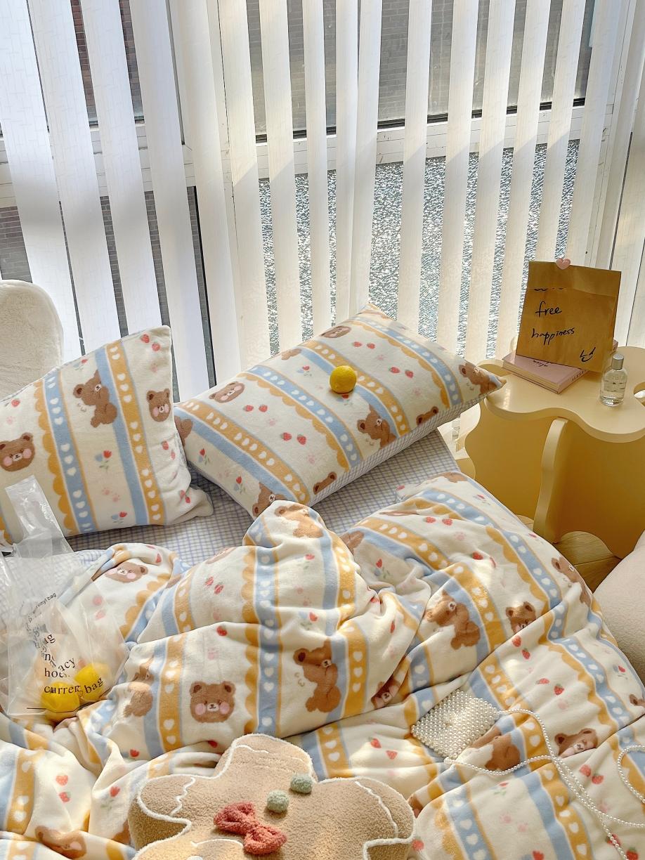 91家纺网 家纺一手货源 找家纺 圆岛 2021新款高克重牛奶绒ins小清新四件套 软萌熊