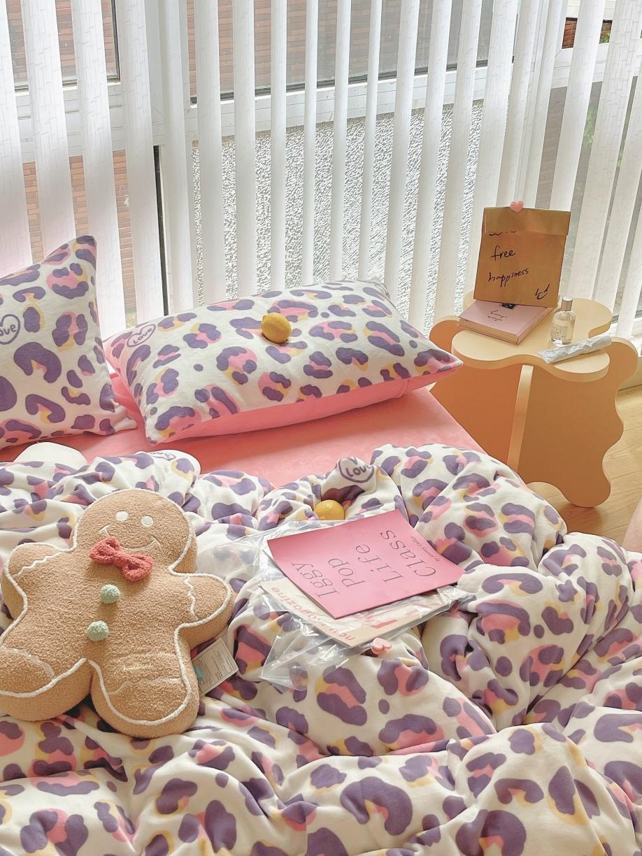 91家纺网 家纺一手货源 找家纺 圆岛 2021新款高克重牛奶绒ins小清新四件套 豹纹