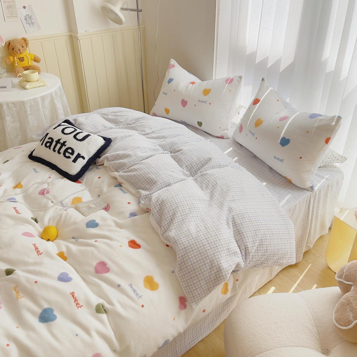 91家纺网 家纺一手货源 找家纺 圆岛 2021新款高克重牛奶绒ins小清新四件套 小心心