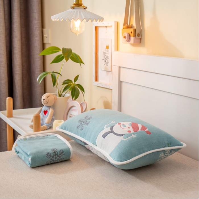 91家纺网 家纺一手货源 找家纺 朴尔 2021年新款全棉六层纱布儿童枕套 雪人兰-40X60cm