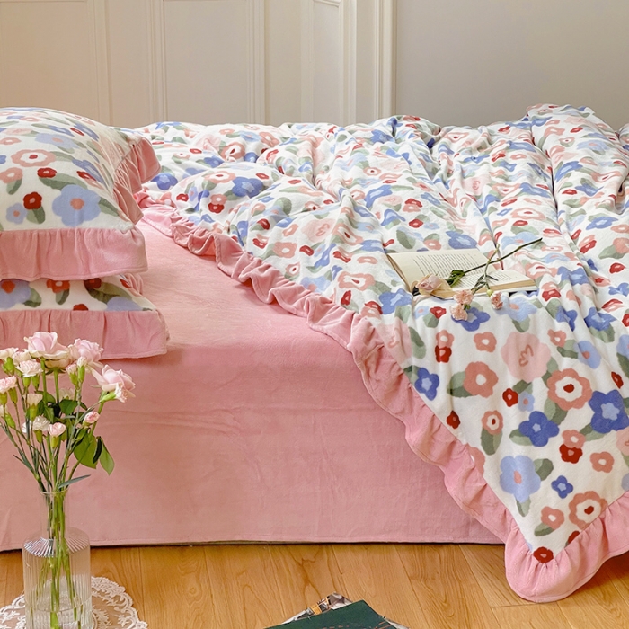 91家纺网 家纺一手货源 找家纺 圆岛 2021新款法式浪漫牛奶绒四件套 花簇 沙粉