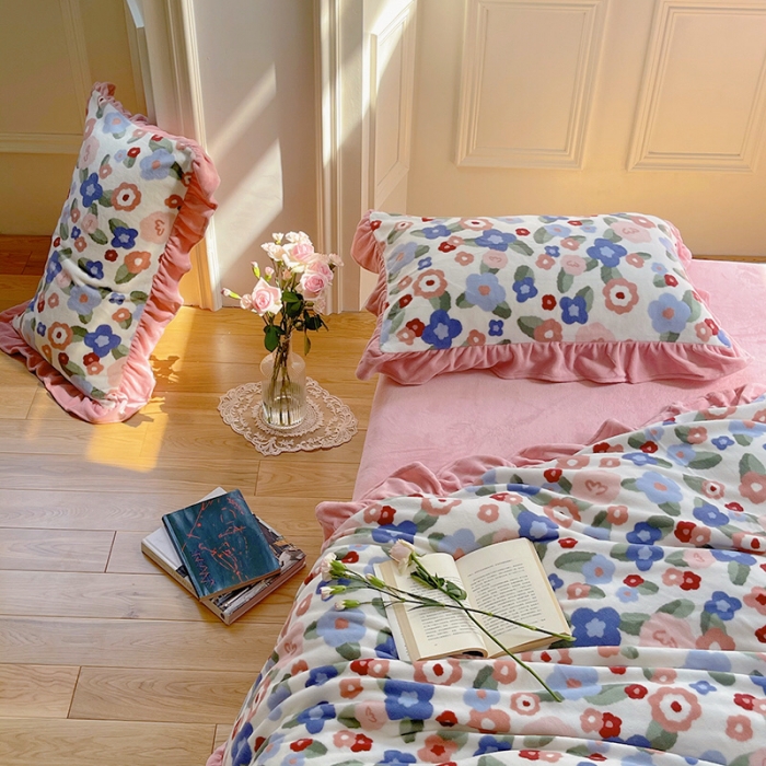 91家纺网 家纺一手货源 找家纺 圆岛 2021新款法式浪漫牛奶绒四件套 花簇 沙粉