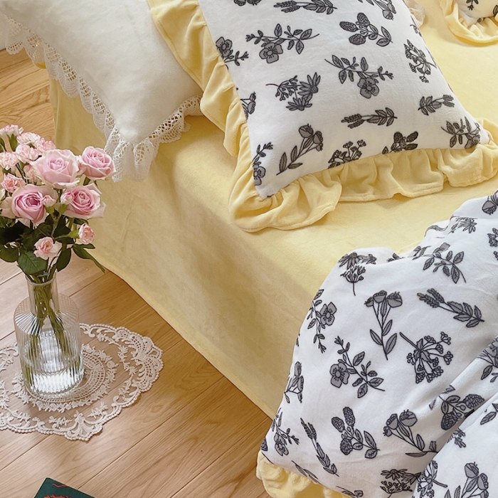 91家纺网 家纺一手货源 找家纺 圆岛 2021新款法式浪漫牛奶绒四件套 墨黛 米黄