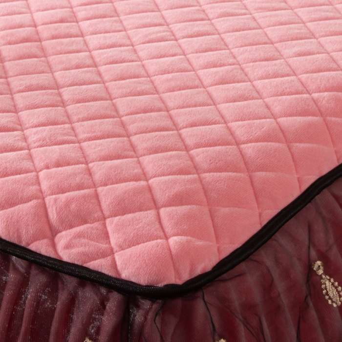 91家纺网 家纺一手货源 找家纺 能好家纺2021新款水晶绒夹棉床裙三件套 粉玉