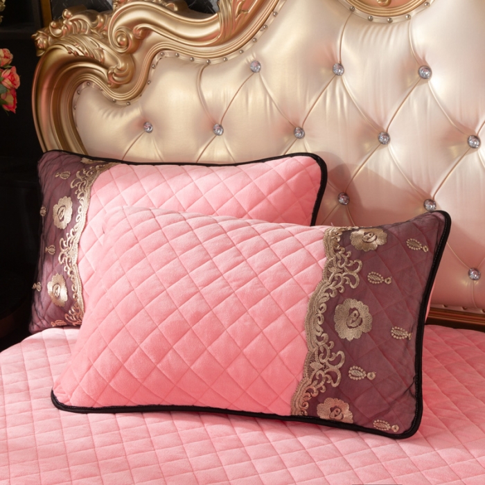 91家纺网 家纺一手货源 找家纺 能好家纺2021新款水晶绒夹棉床裙三件套 粉玉