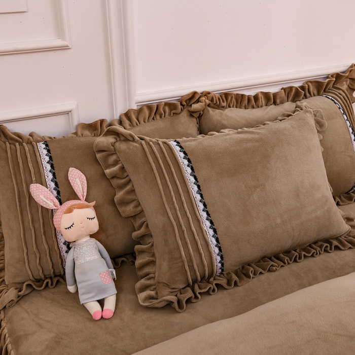 91家纺网 家纺一手货源 找家纺 绒兔兔 2021牛奶绒韩版揪花床裙四件套 咖啡