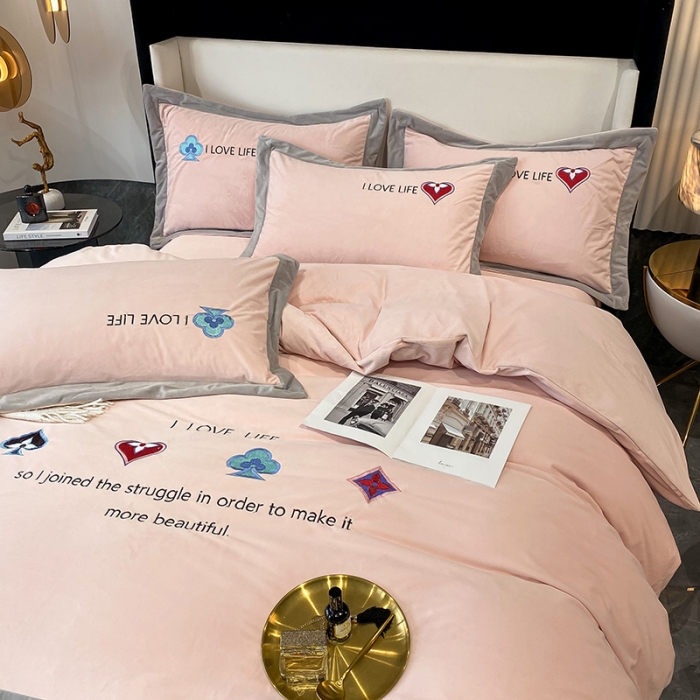 91家纺网 家纺一手货源 找家纺 澳梵 2021【艾利克斯】婴儿绒轻奢风刺绣四件套 艾利克斯-粉