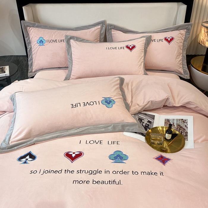 91家纺网 家纺一手货源 找家纺 澳梵 2021【艾利克斯】婴儿绒轻奢风刺绣四件套 艾利克斯-粉