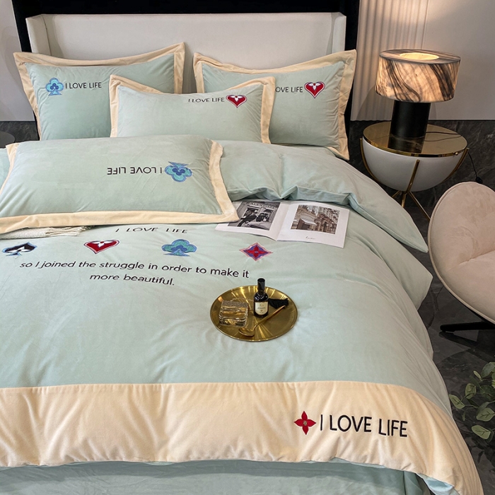 91家纺网 家纺一手货源 找家纺 澳梵 2021【艾利克斯】婴儿绒轻奢风刺绣四件套 艾利克斯-水绿