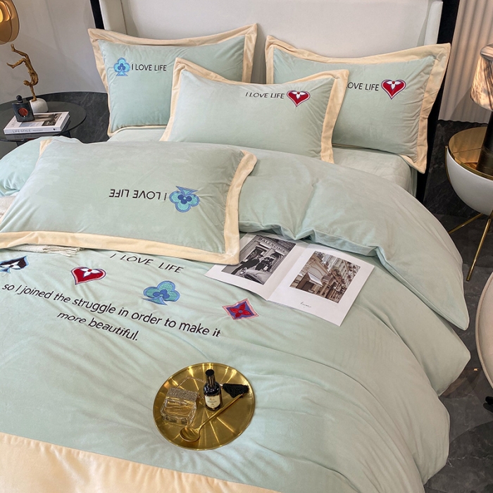 91家纺网 家纺一手货源 找家纺 澳梵 2021【艾利克斯】婴儿绒轻奢风刺绣四件套 艾利克斯-水绿