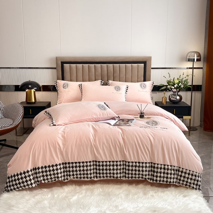 91家纺网 家纺一手货源 找家纺 澳梵 2021【爱神系列】婴儿绒轻奢风刺绣四件套 爱神-粉玉