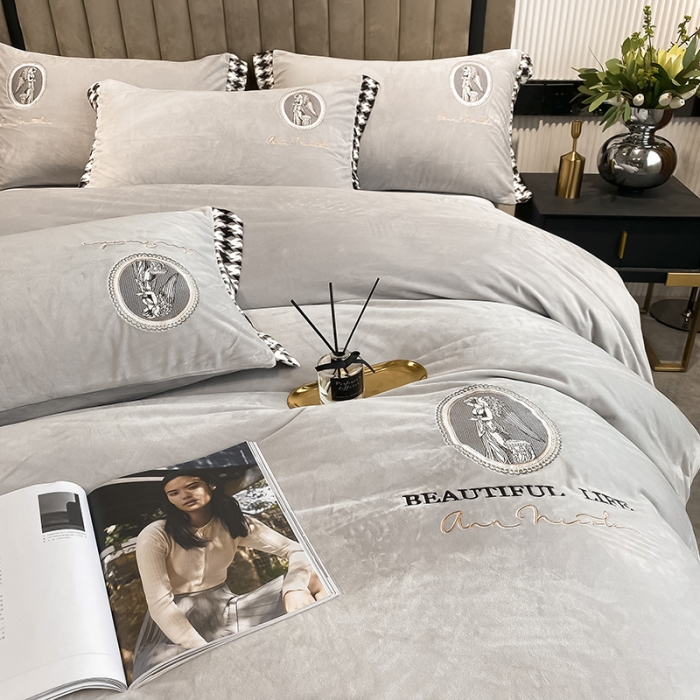 91家纺网 家纺一手货源 找家纺 澳梵 2021【爱神系列】婴儿绒轻奢风刺绣四件套 爱神-灰色