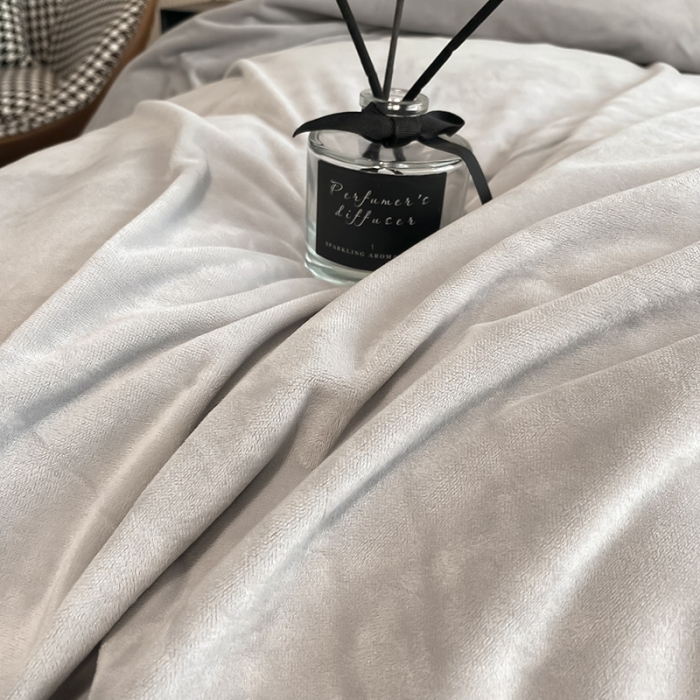 91家纺网 家纺一手货源 找家纺 澳梵 2021【爱神系列】婴儿绒轻奢风刺绣四件套 爱神-灰色