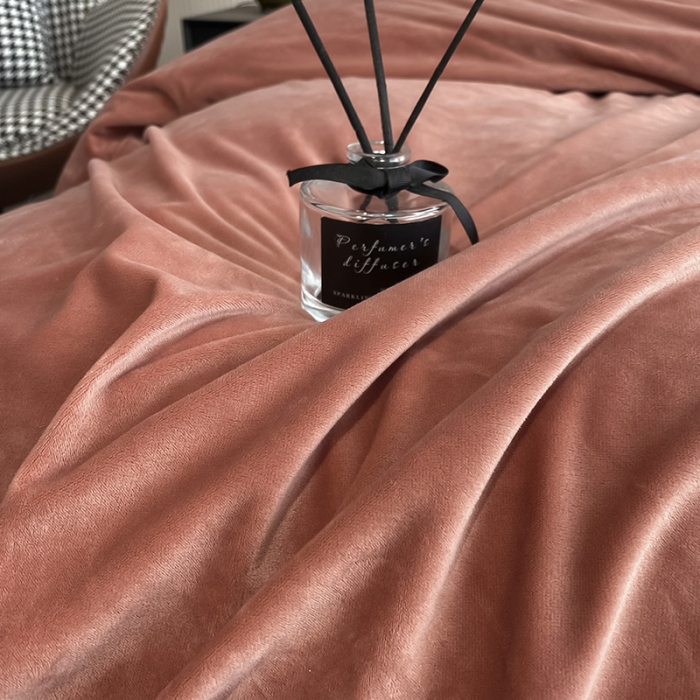 91家纺网 家纺一手货源 找家纺 澳梵 2021【爱神系列】婴儿绒轻奢风刺绣四件套 爱神-南瓜色