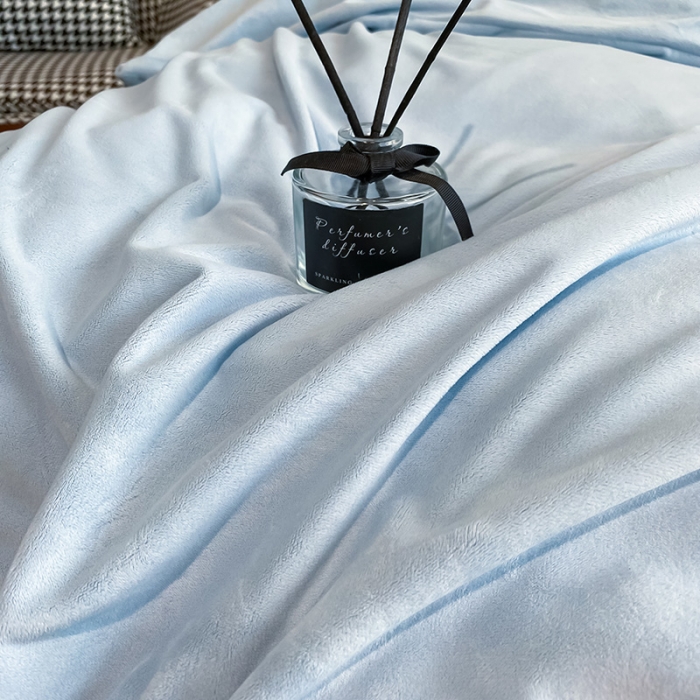 91家纺网 家纺一手货源 找家纺 澳梵 2021【爱神系列】婴儿绒轻奢风刺绣四件套 爱神-浅蓝