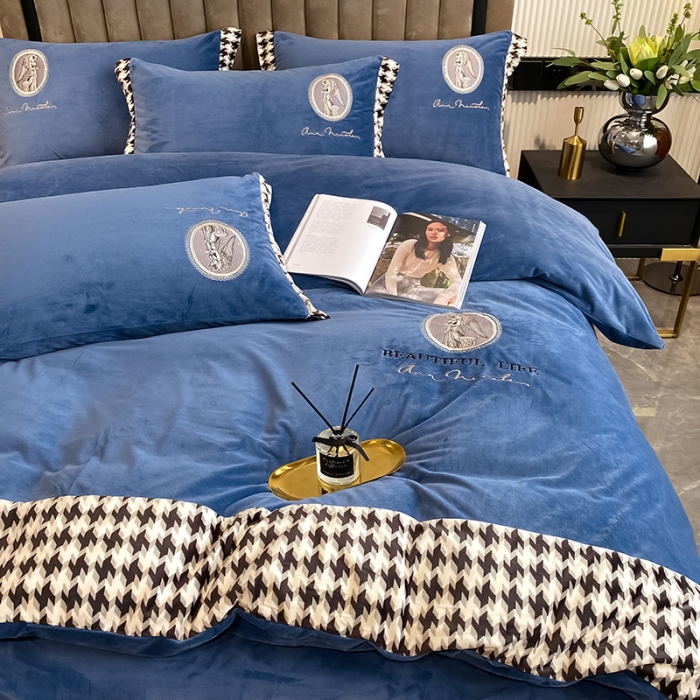 91家纺网 家纺一手货源 找家纺 澳梵 2021【爱神系列】婴儿绒轻奢风刺绣四件套 爱神-蔚蓝