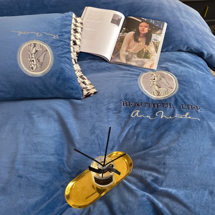 91家纺网 家纺一手货源 找家纺 澳梵 2021【爱神系列】婴儿绒轻奢风刺绣四件套 爱神-蔚蓝