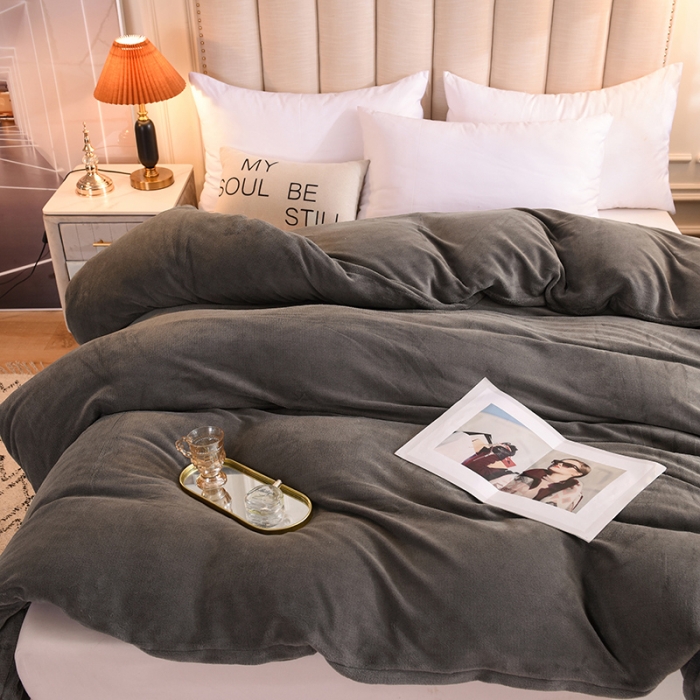 91家纺网 家纺一手货源 找家纺 甜之梦 2025牛奶绒纯色拼色单品四件套被套（可定制尺寸）深灰