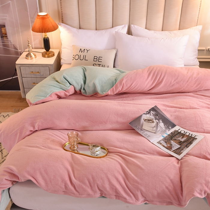 91家纺网 家纺一手货源 找家纺 甜之梦 2025牛奶绒纯色拼色单品四件套被套（可定制尺寸）嫩绿+淡粉