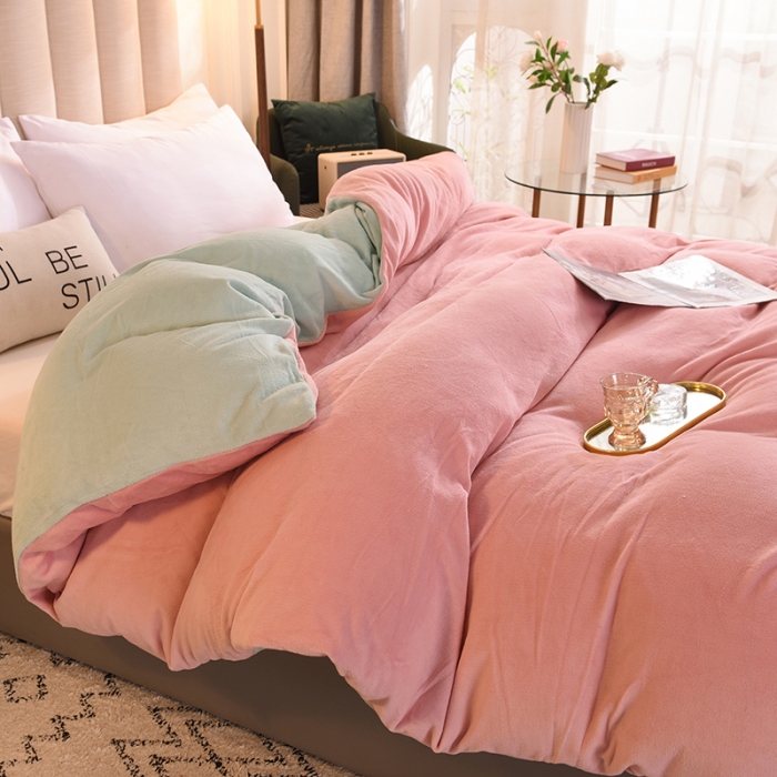 91家纺网 家纺一手货源 找家纺 甜之梦 2025牛奶绒纯色拼色单品四件套被套（可定制尺寸）嫩绿+淡粉