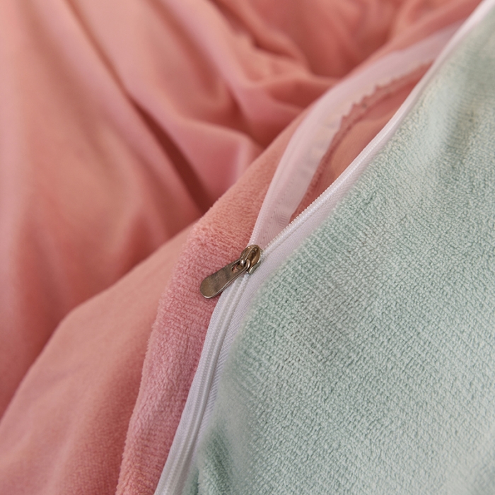 91家纺网 家纺一手货源 找家纺 甜之梦 2025牛奶绒纯色拼色单品四件套被套（可定制尺寸）嫩绿+淡粉