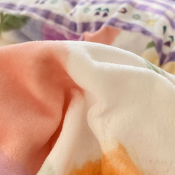 91家纺网 家纺一手货源 找家纺 金爱家 2021新款牛奶绒暖边四件套 彩色郁金香