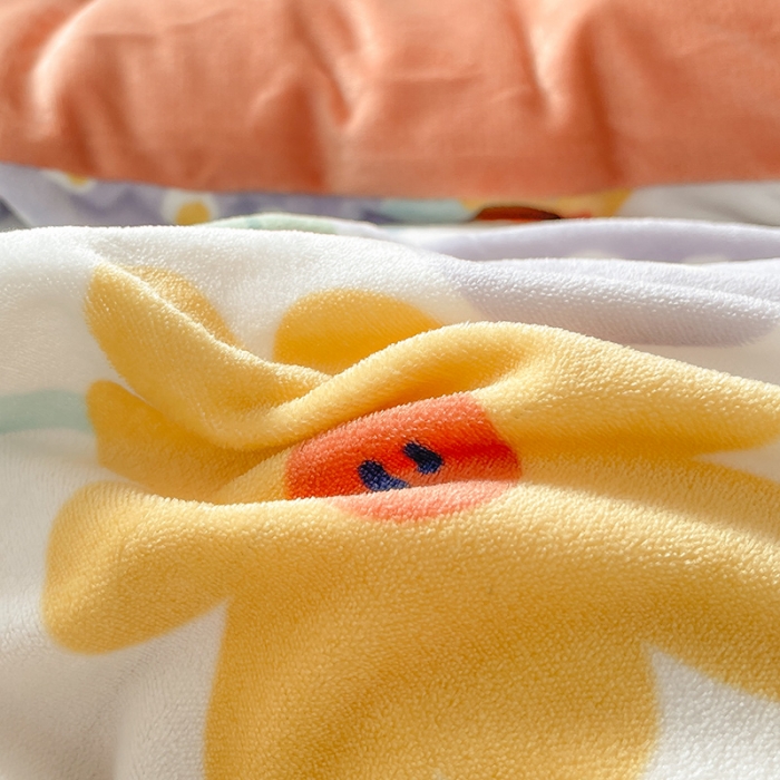 91家纺网 家纺一手货源 找家纺 金爱家 2021新款牛奶绒暖边四件套 花海