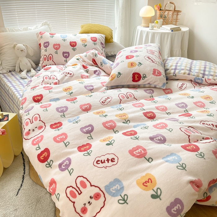 91家纺网 家纺一手货源 找家纺 金爱家 2021新款牛奶绒暖边四件套 花中兔