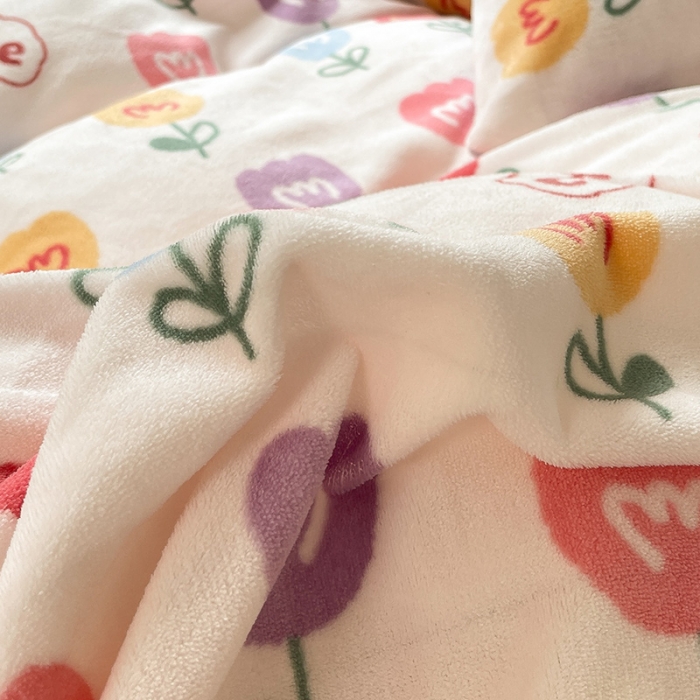 91家纺网 家纺一手货源 找家纺 金爱家 2021新款牛奶绒暖边四件套 花中兔