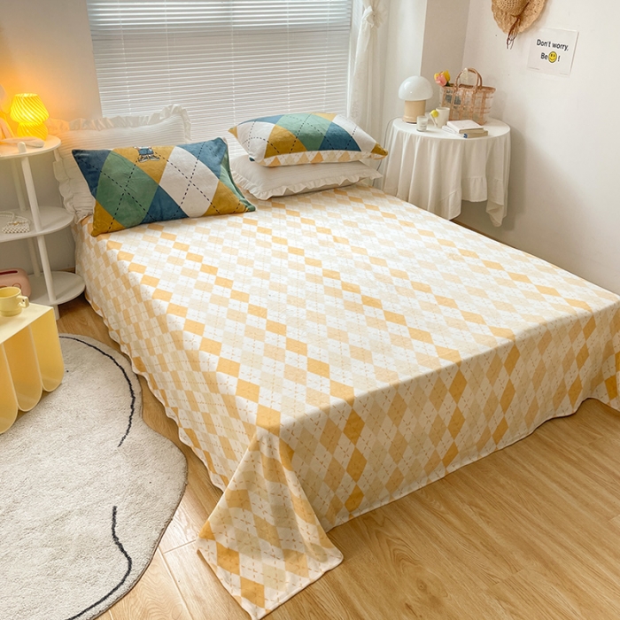 91家纺网 家纺一手货源 找家纺 金爱家 2021新款牛奶绒暖边四件套 绅士熊