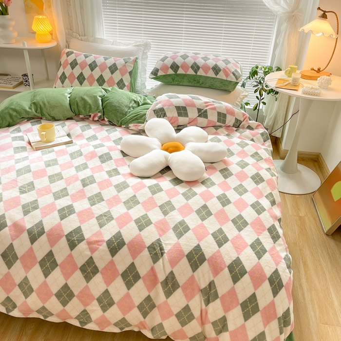 91家纺网 家纺一手货源 找家纺 金爱家 2021新款牛奶绒暖边四件套 心格