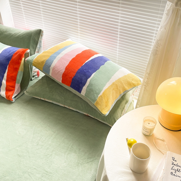 91家纺网 家纺一手货源 找家纺 金爱家 2021新款牛奶绒暖边四件套 炫彩花朵