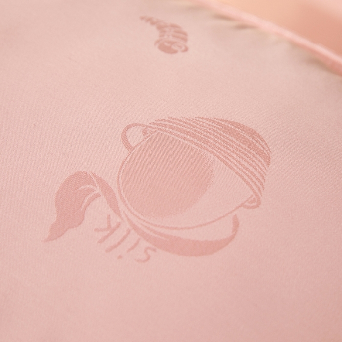 91家纺网 家纺一手货源 找家纺 枕之坊 2021新款蚕蛹蛋白美颜枕 粉色