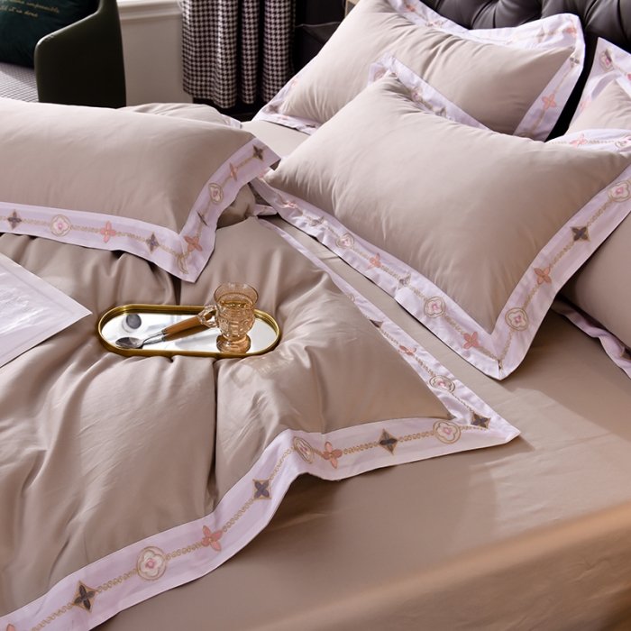 91家纺网 家纺一手货源 找家纺 甜之梦2025新款13374经典北欧风工艺款纯色四件套 浅灰