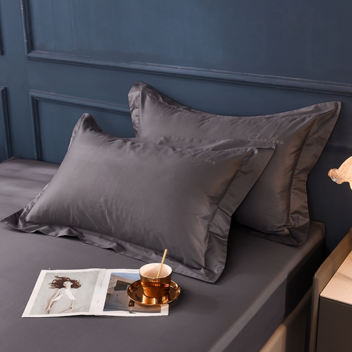 91家纺网 家纺一手货源 找家纺 甜之梦 新款13374经典工艺款纯色长绒棉枕套一对深灰色