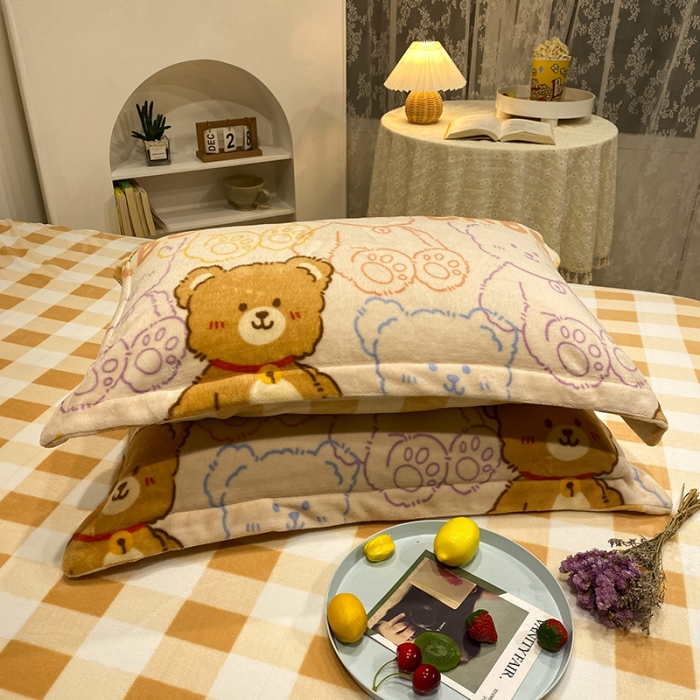 91家纺网 家纺一手货源 找家纺 珺柔家纺2021新款牛奶绒印花四件套 多彩熊