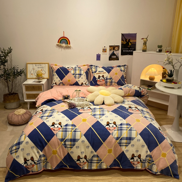 91家纺网 家纺一手货源 找家纺 珺柔家纺2021新款牛奶绒印花四件套 格子奶牛