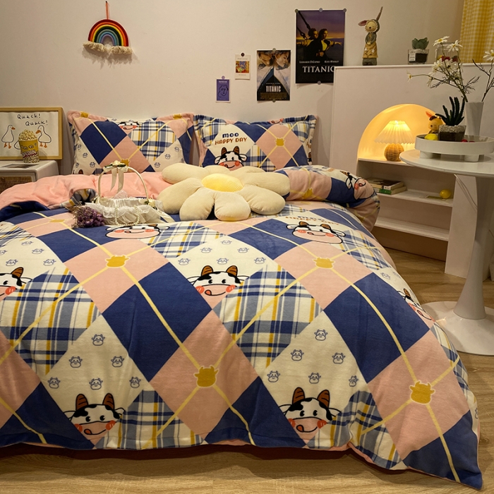 91家纺网 家纺一手货源 找家纺 珺柔家纺2021新款牛奶绒印花四件套 格子奶牛