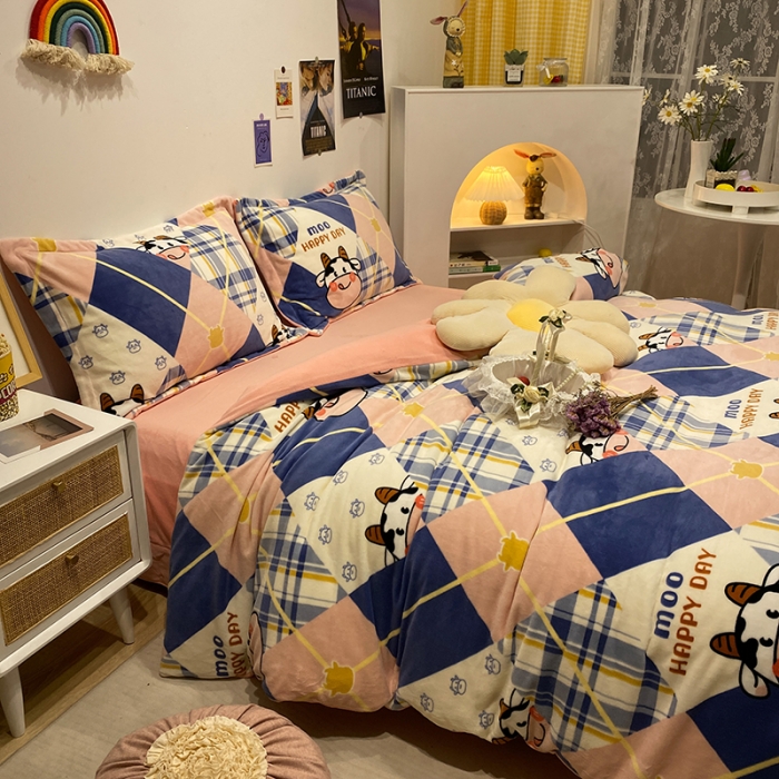 91家纺网 家纺一手货源 找家纺 珺柔家纺2021新款牛奶绒印花四件套 格子奶牛